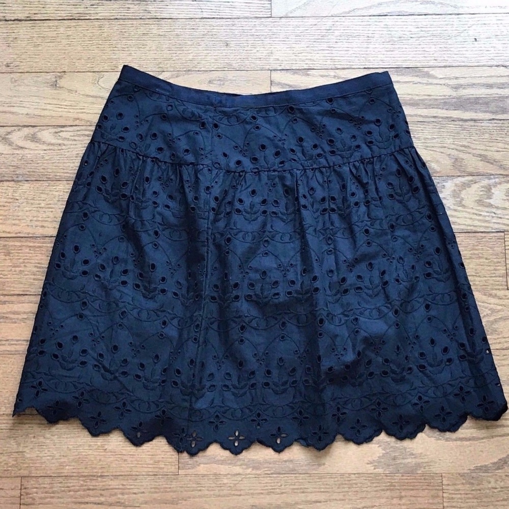 Ann Taylor Loft Size 2 Black Patterned Skirt